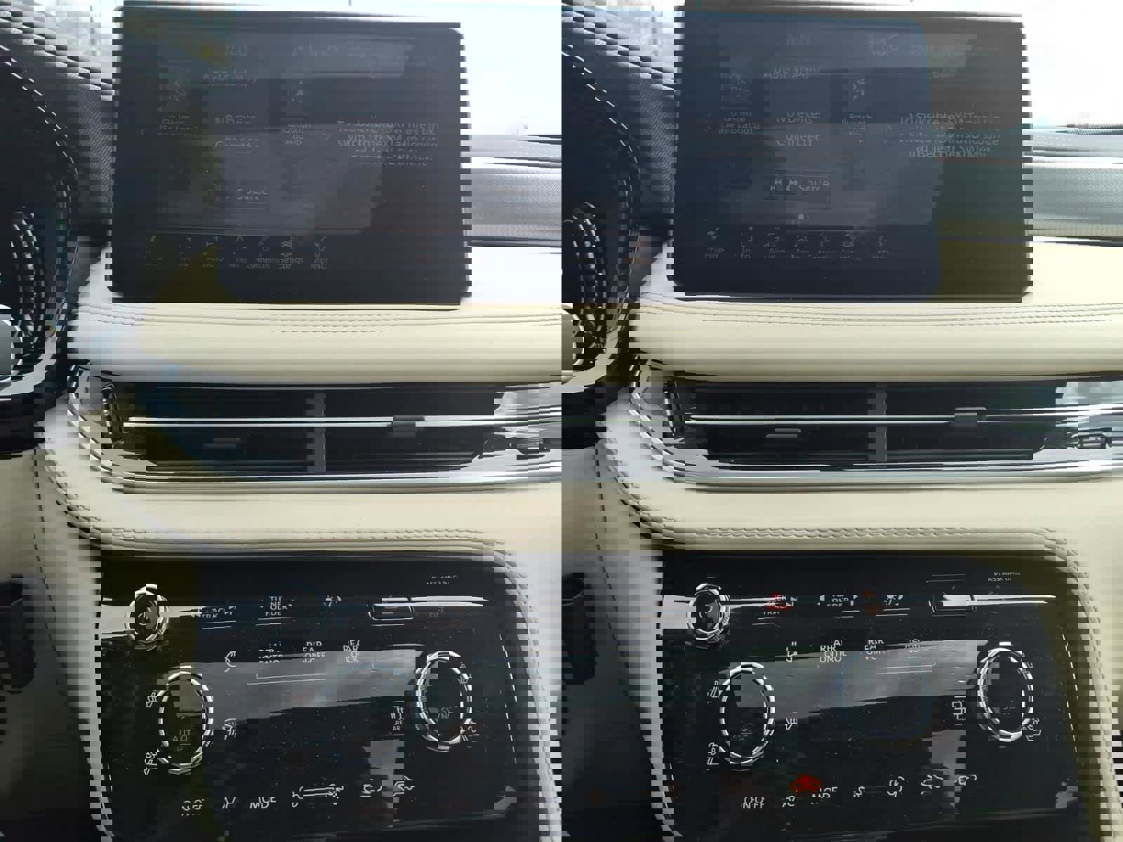 Certified 2024 INFINITI QX60 Luxe image 9