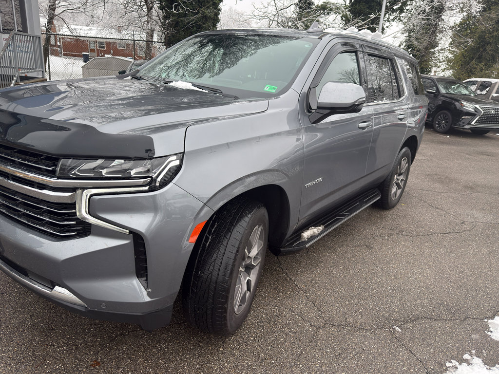 Used 2022 Chevrolet Tahoe LT w/ Luxury Package image 3