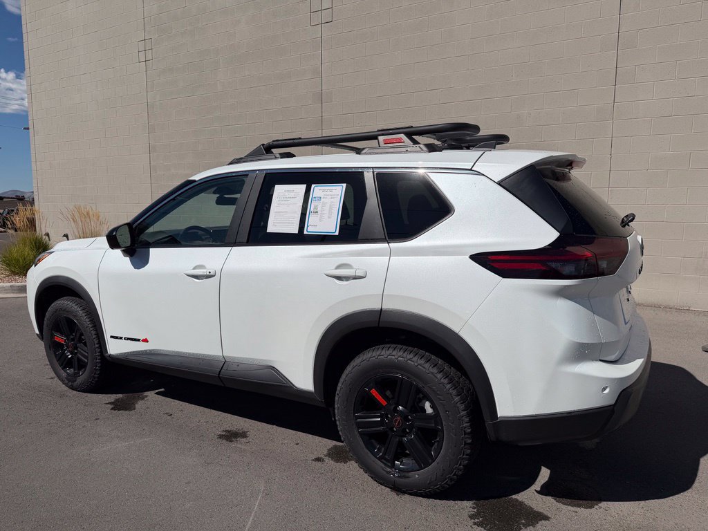 Used 2026 Nissan Rogue SV AWD/4WD image 3