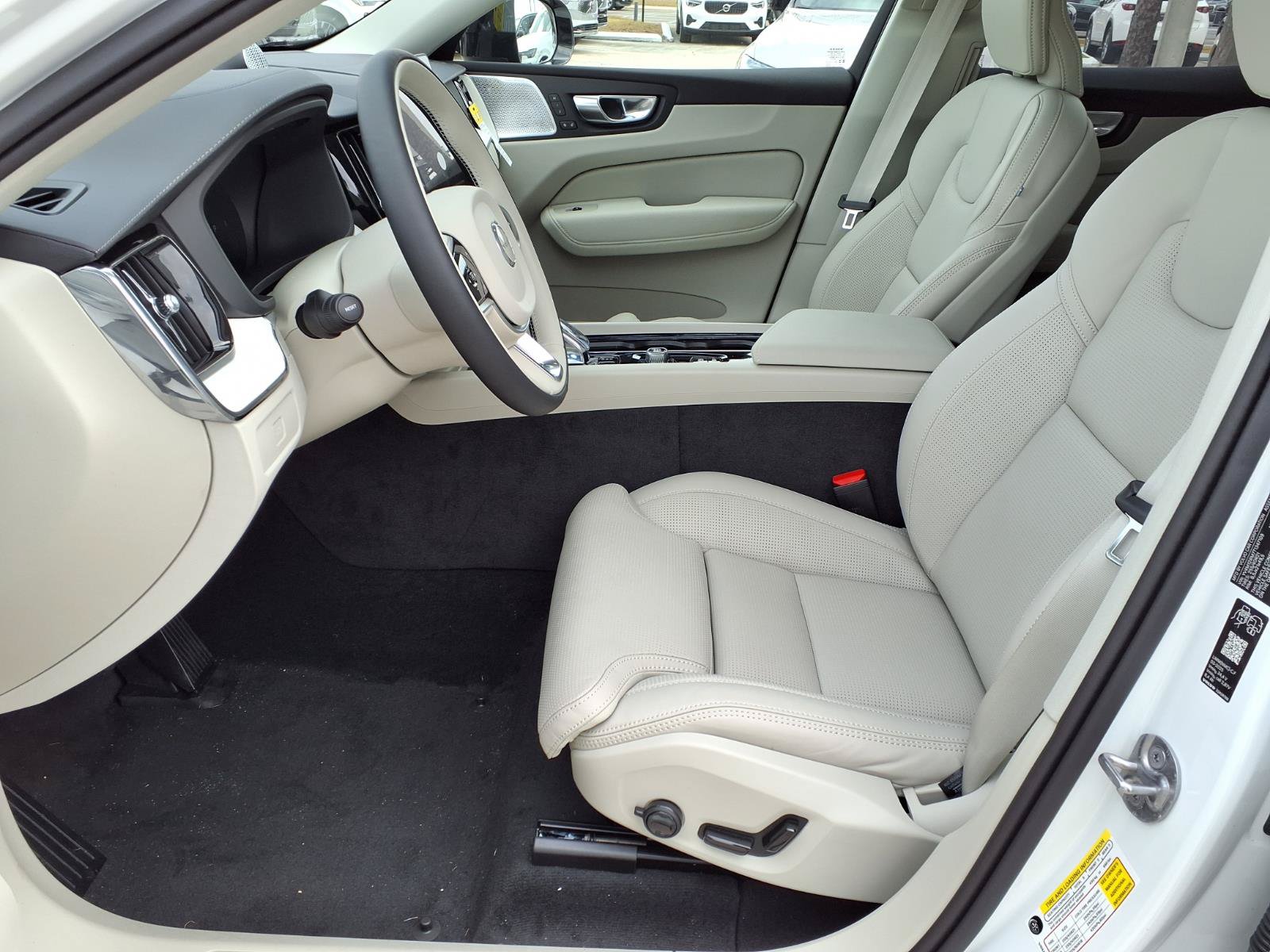 New 2026 Volvo XC60 B5 Ultra w/ Protection Package Premier AWD/4WD image 13