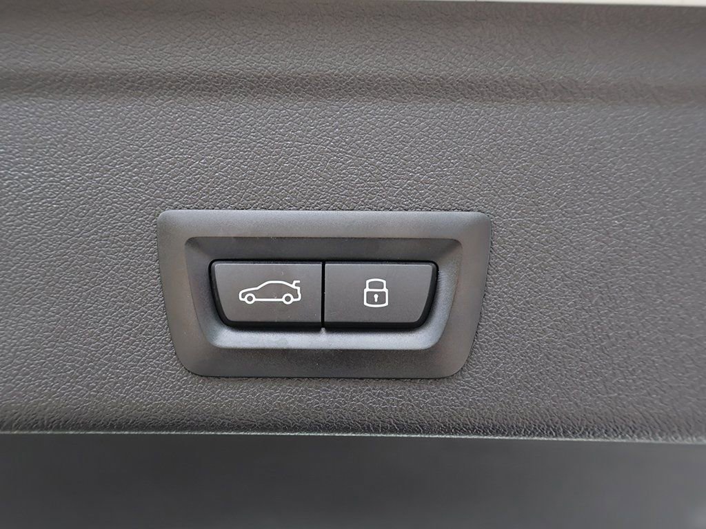 Used 2023 BMW X6 xDrive40i w/ M Sport Package image 22