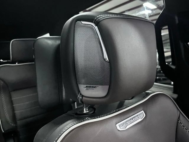 Used 2025 GMC Yukon Denali Ultimate w/ LPO, Floor Liner Package AWD/4WD image 18