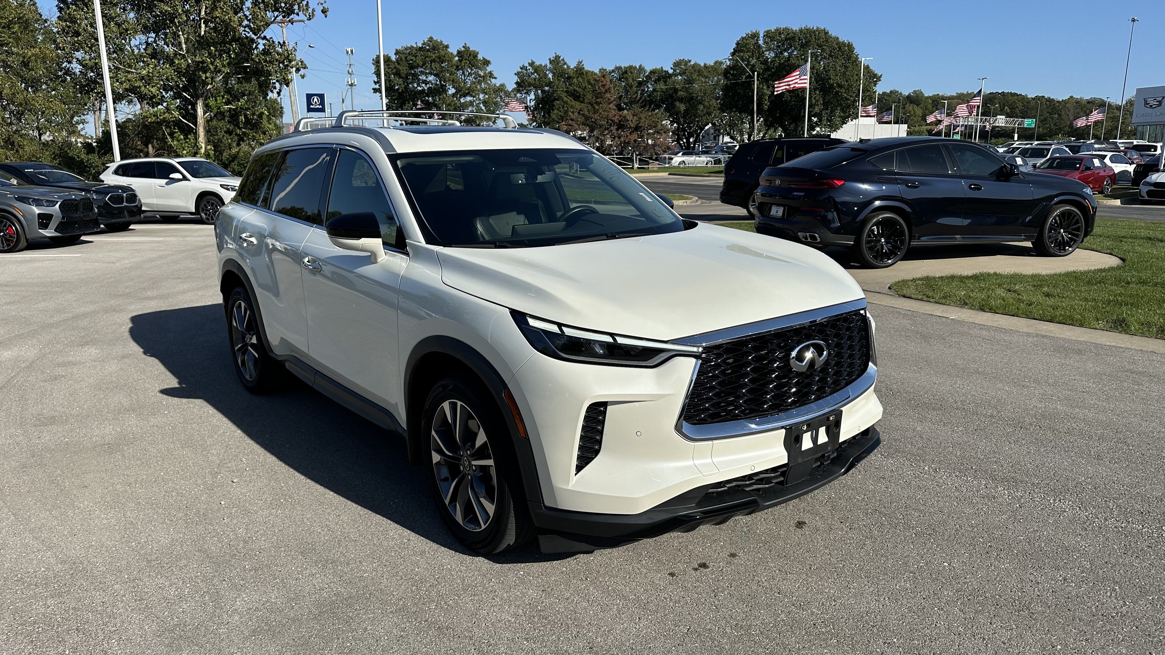 Used 2024 INFINITI QX60 Luxe AWD/4WD image 2