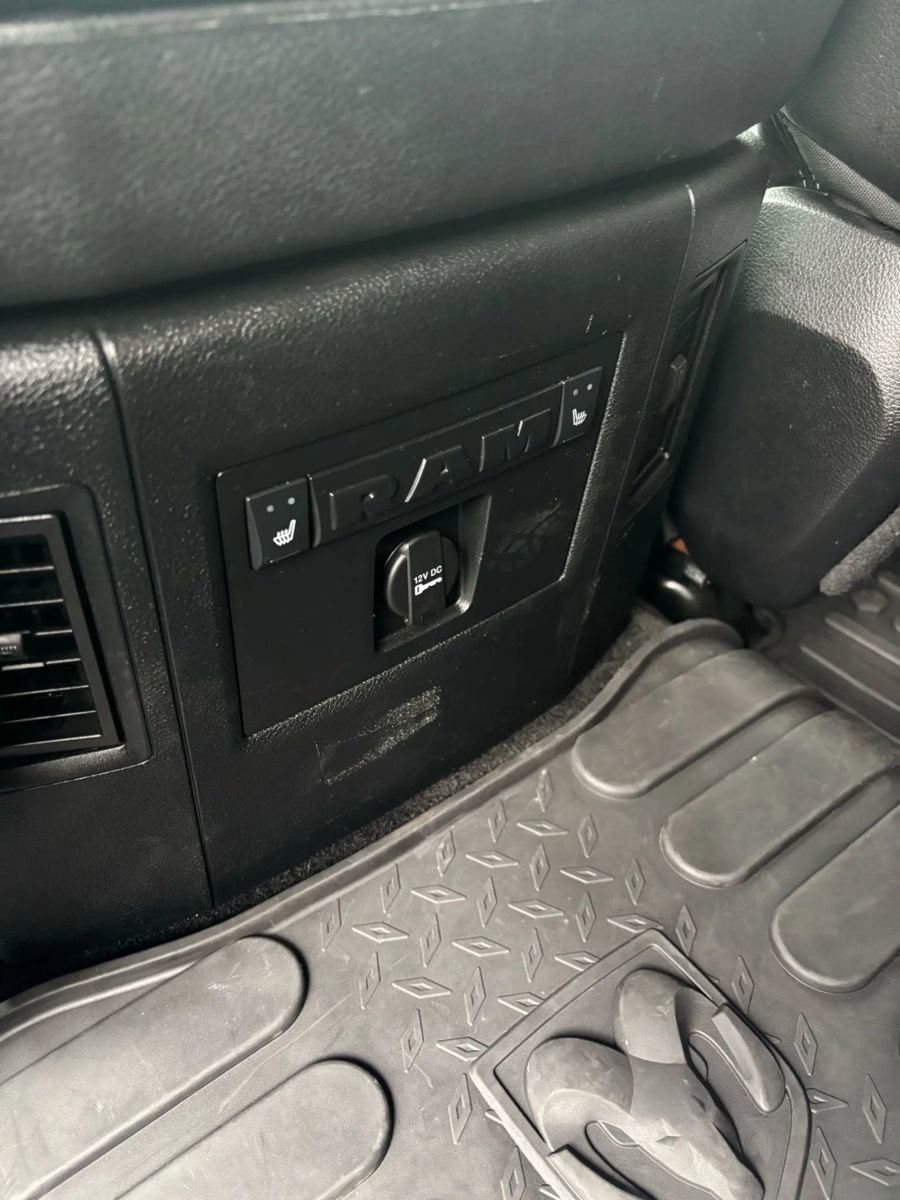 Used 2015 RAM 1500 Laramie w/ Convenience Group image 26