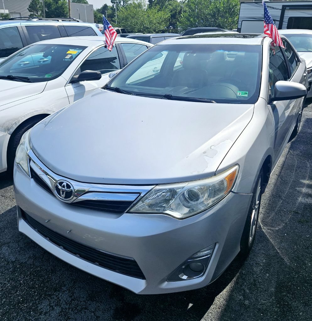 Used 2012 Toyota Camry XLE w/ Leather Pkg FWD image 1