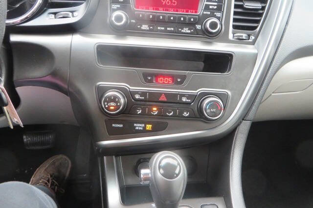 Used 2013 Kia Optima LX image 21