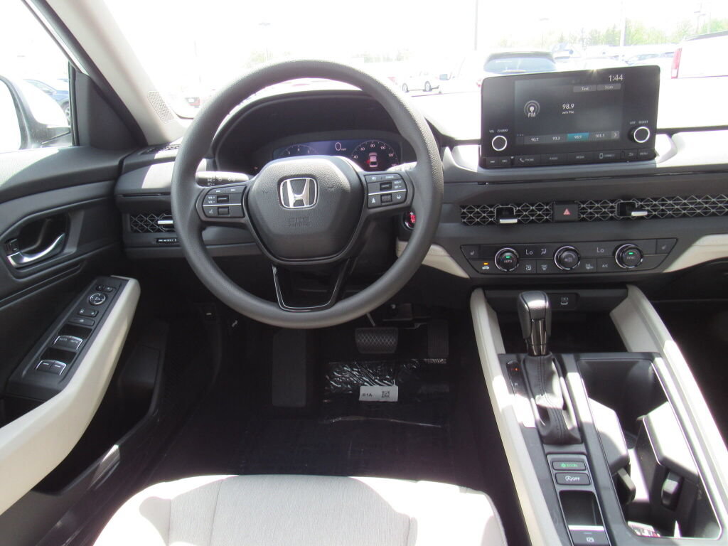 Used 2024 Honda Accord EX image 8