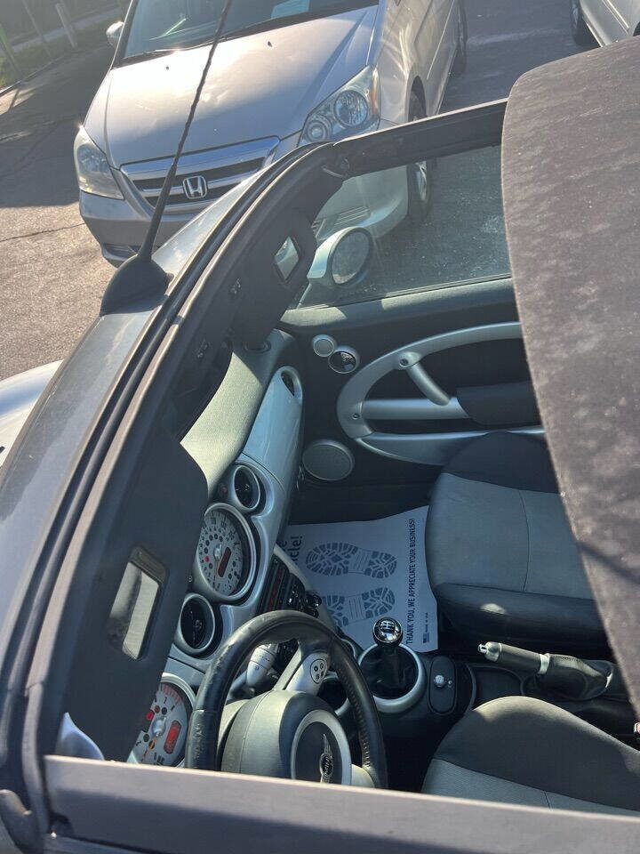 Used 2005 MINI Cooper Convertible image 12