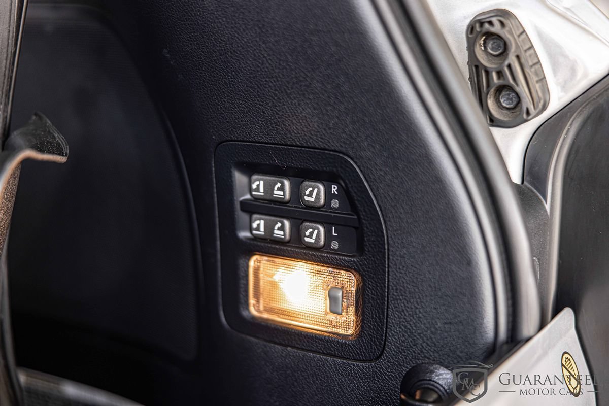 Used 2015 Lexus LX 570 4WD w/ Luxury Package image 18