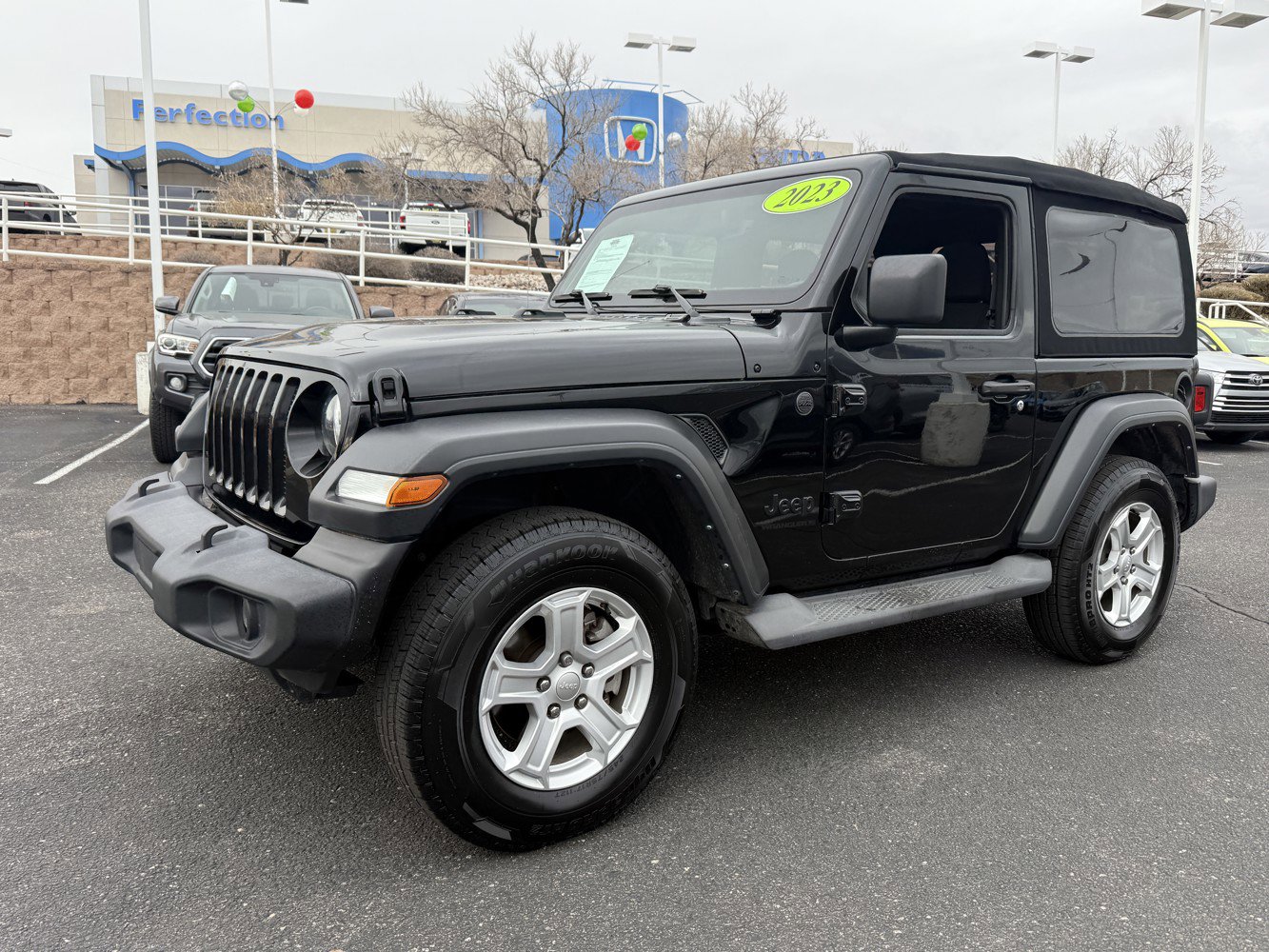 Used 2023 Jeep Wrangler Sport S image 9