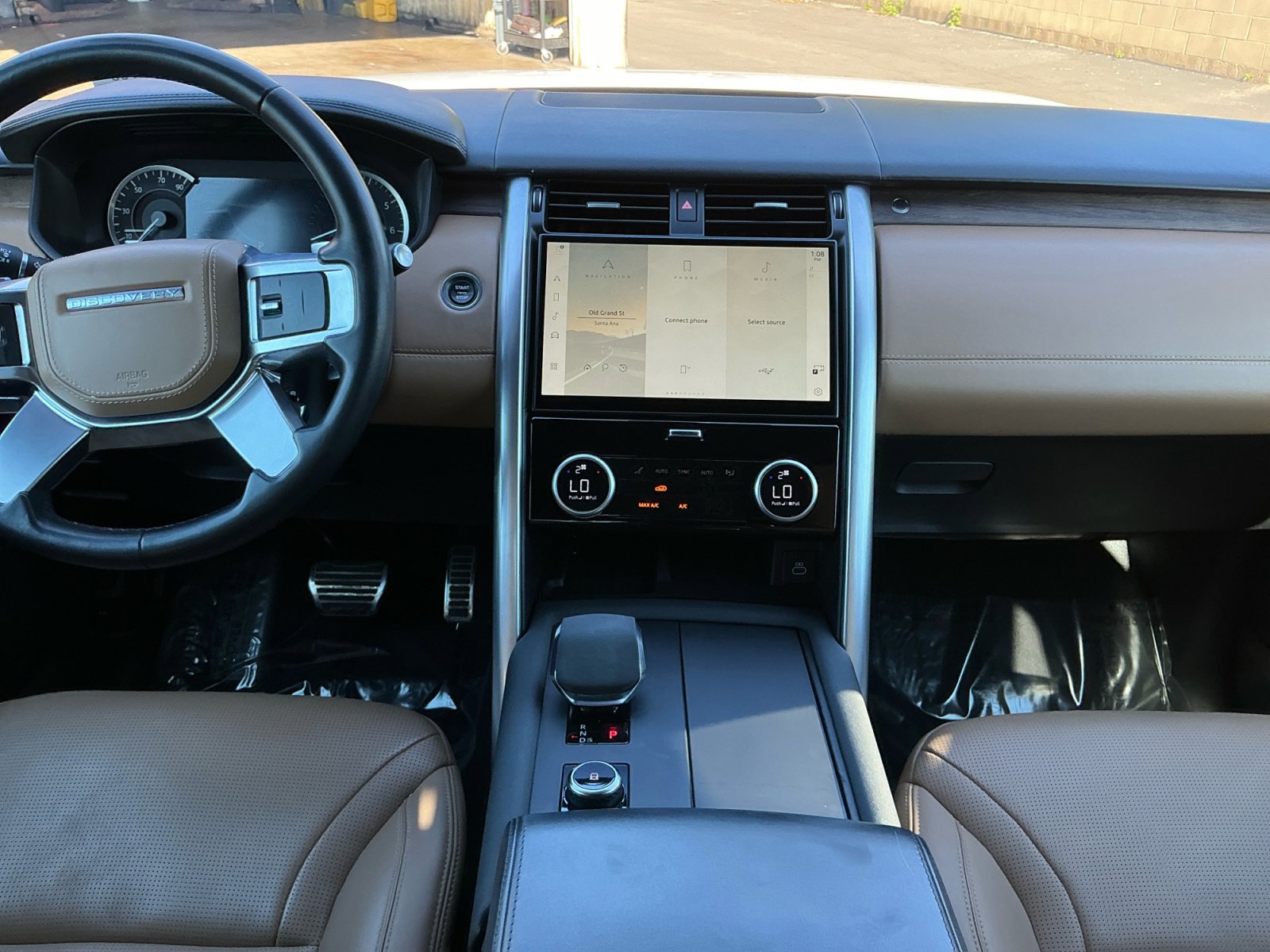 Used 2023 Land Rover Discovery HSE R-Dynamic image 15