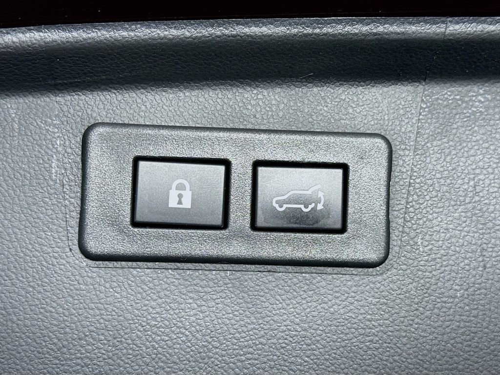 Certified 2023 Subaru Outback Touring AWD/4WD image 32