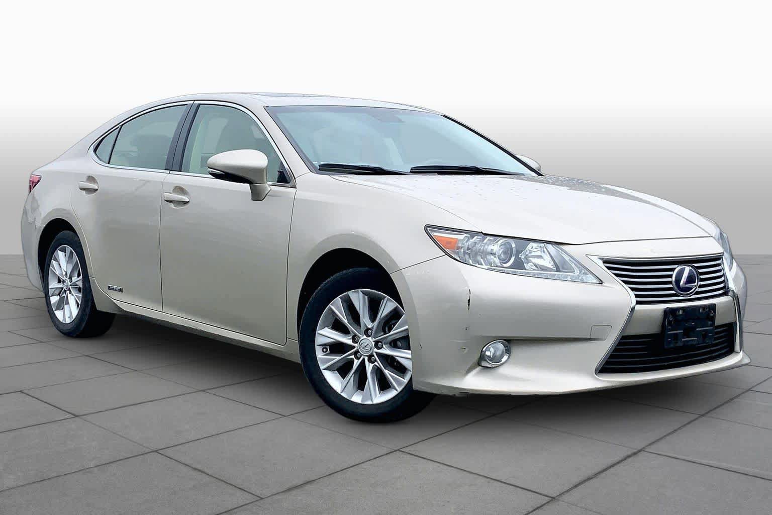 Used 2014 Lexus ES 300h w/ Premium Package w/Bamboo Trim image 3