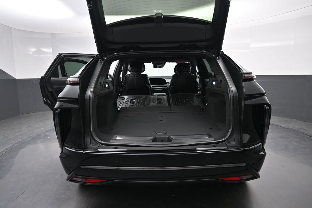 Certified 2025 Cadillac Lyriq Luxury AWD/4WD image 18