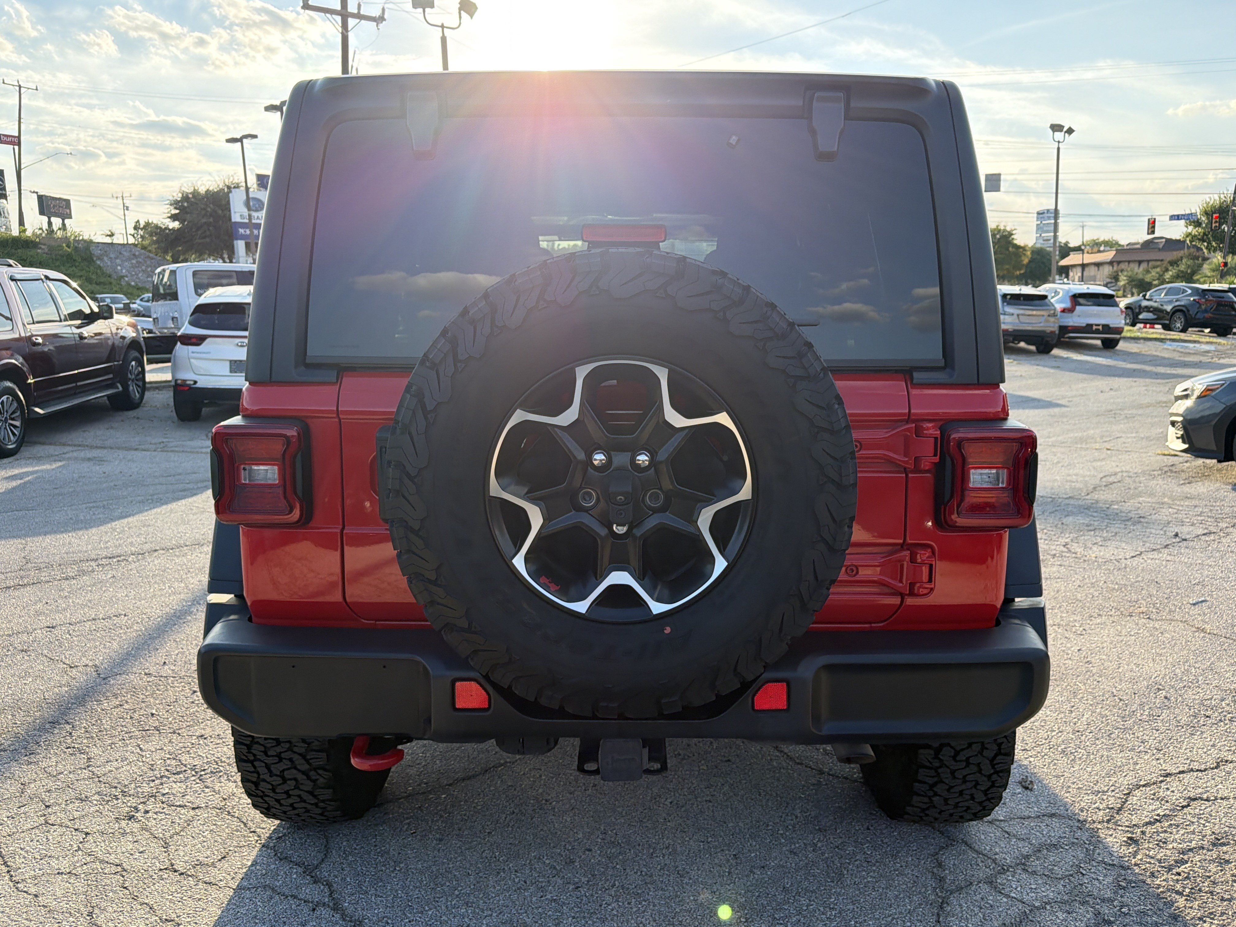 Used 2023 Jeep Wrangler Unlimited Rubicon w/ LED Lighting Group AWD/4WD image 7