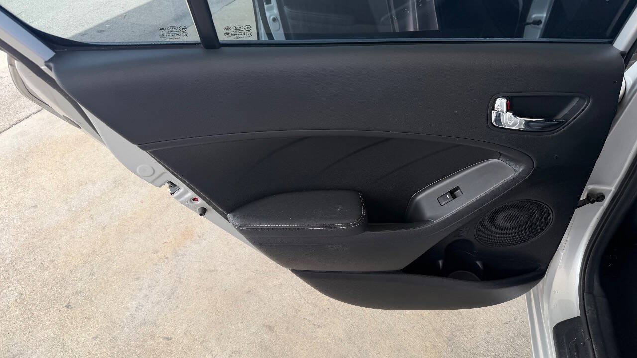 Used 2016 Kia Forte SX FWD image 18
