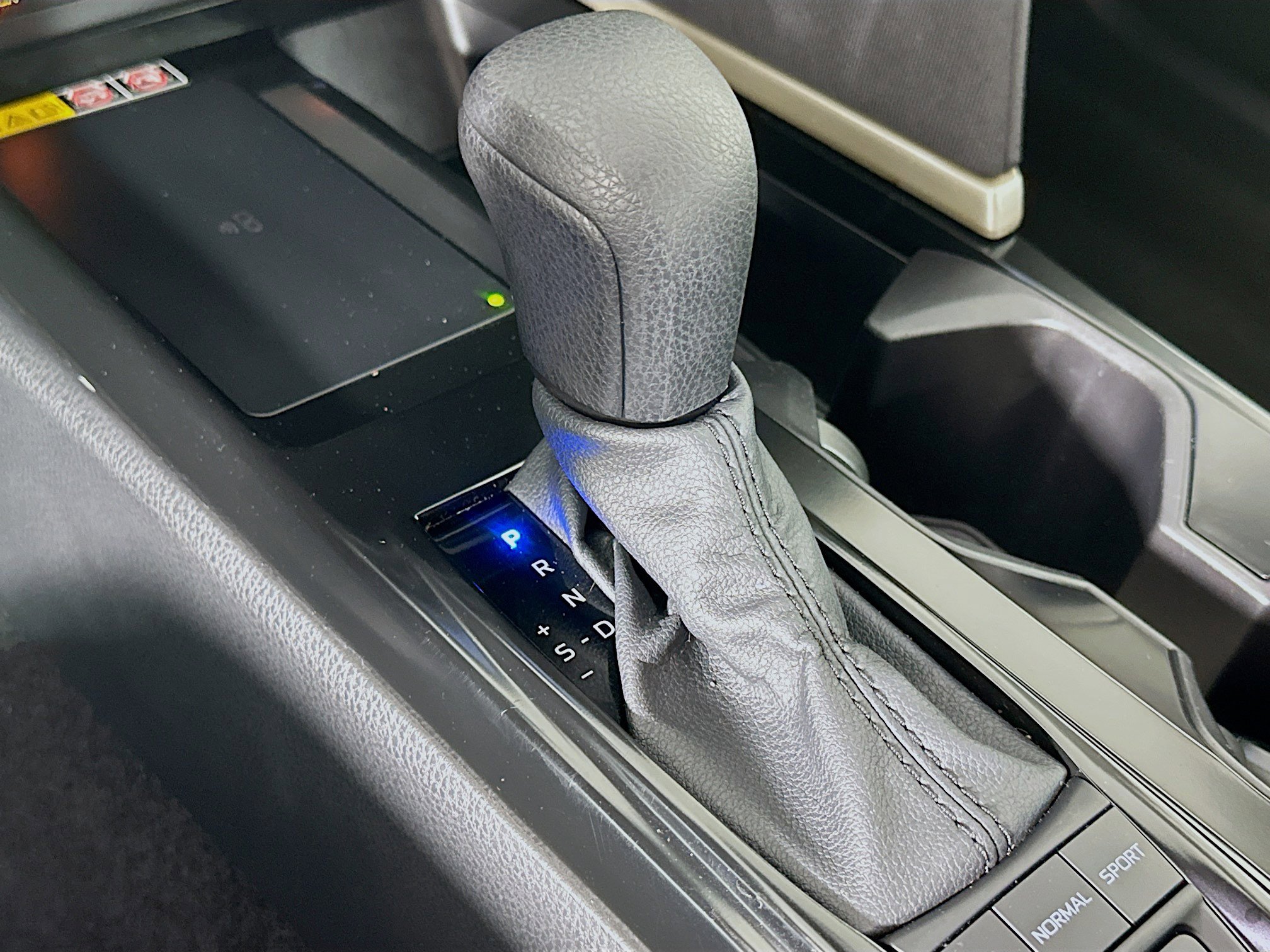 Used 2025 Toyota Camry LE image 25