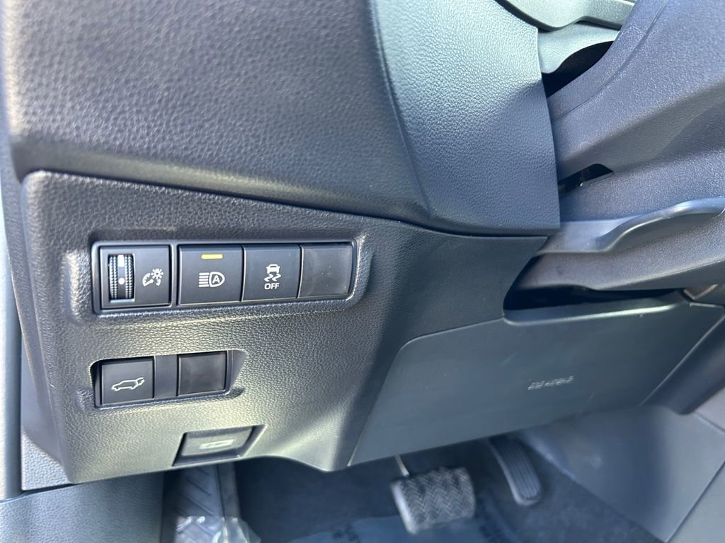 Used 2026 Toyota Corolla Cross XLE w/ Convenience Package image 21