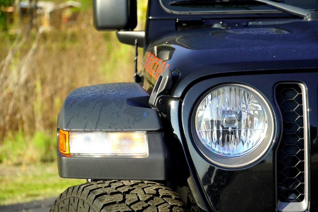 Used 2022 Jeep Gladiator Rubicon w/ Safety Group image 3