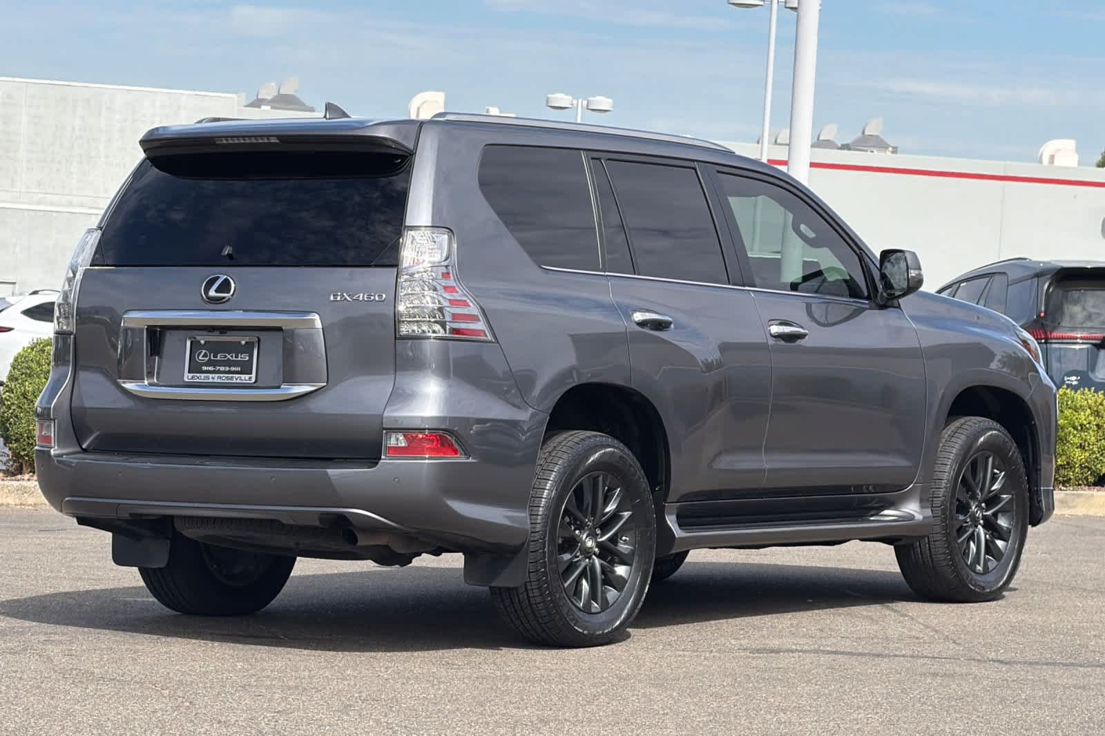 Certified 2022 Lexus GX 460 Premium w/ Premium Plus Package AWD/4WD image 2