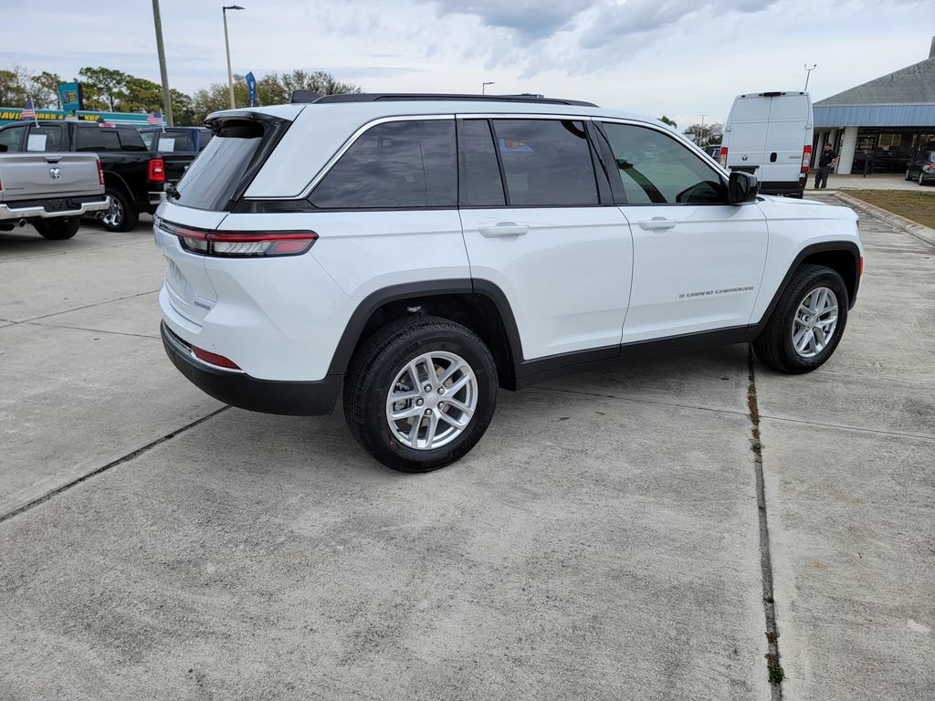 New 2026 Jeep Grand Cherokee Laredo X AWD/4WD image 4