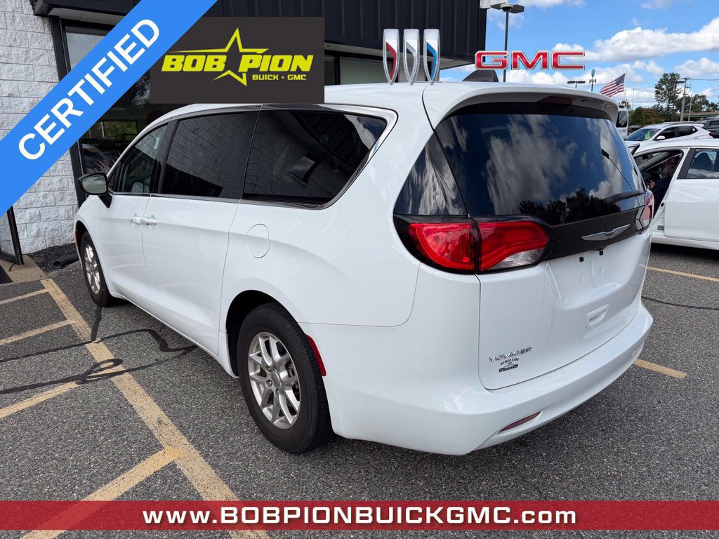 Used 2024 Chrysler Voyager LX FWD image 4