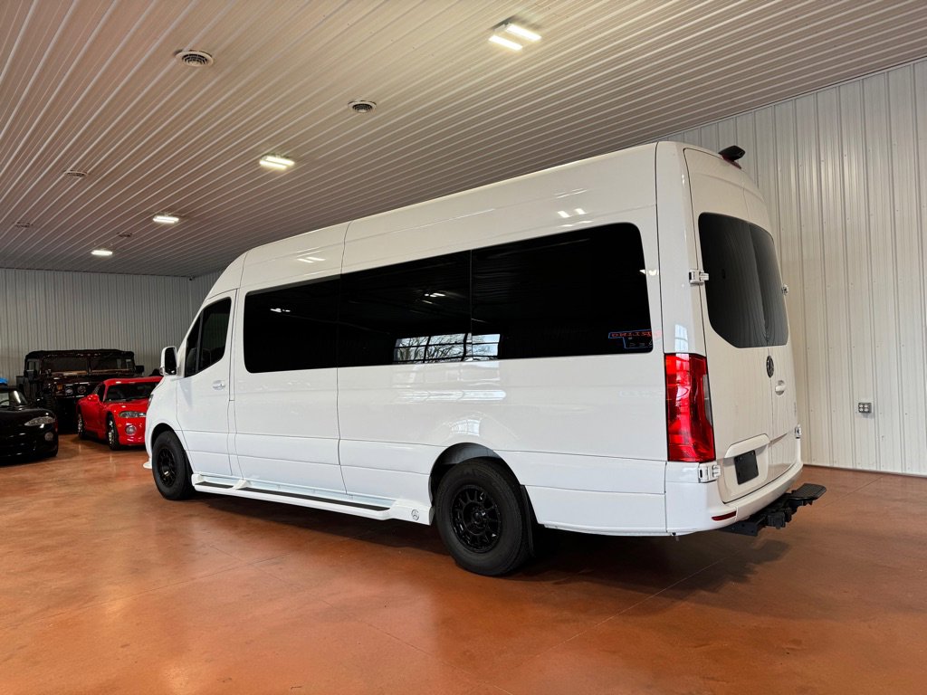 Used 2023 Mercedes-Benz Sprinter 2500 image 9
