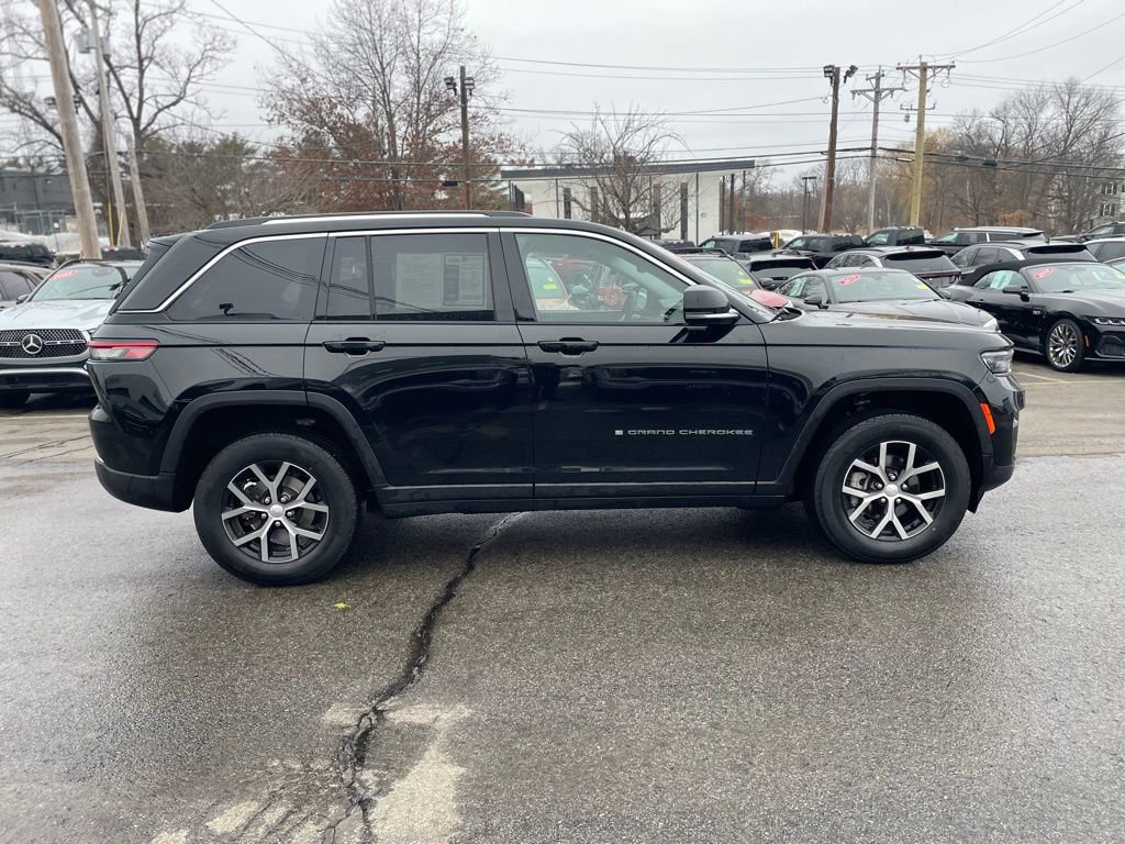 Used 2023 Jeep Grand Cherokee Limited image 7