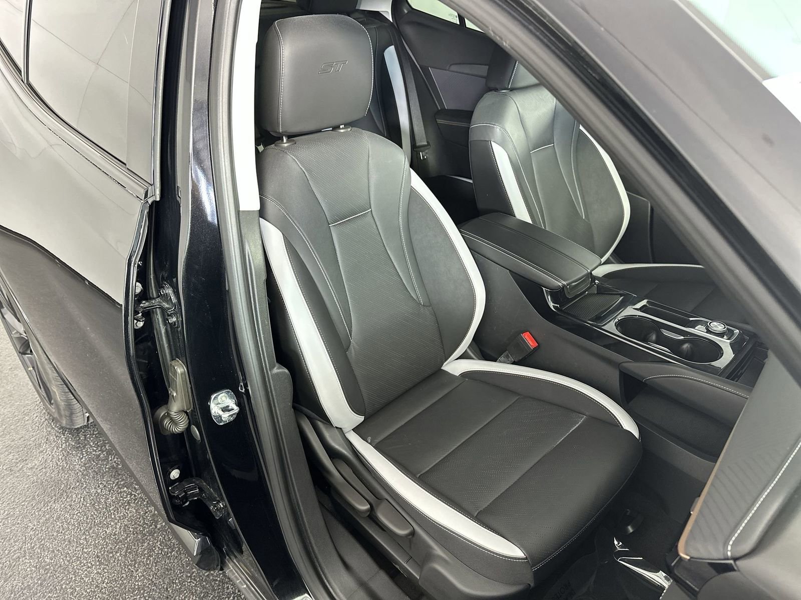 Used 2025 Buick Envision Sport Touring image 27