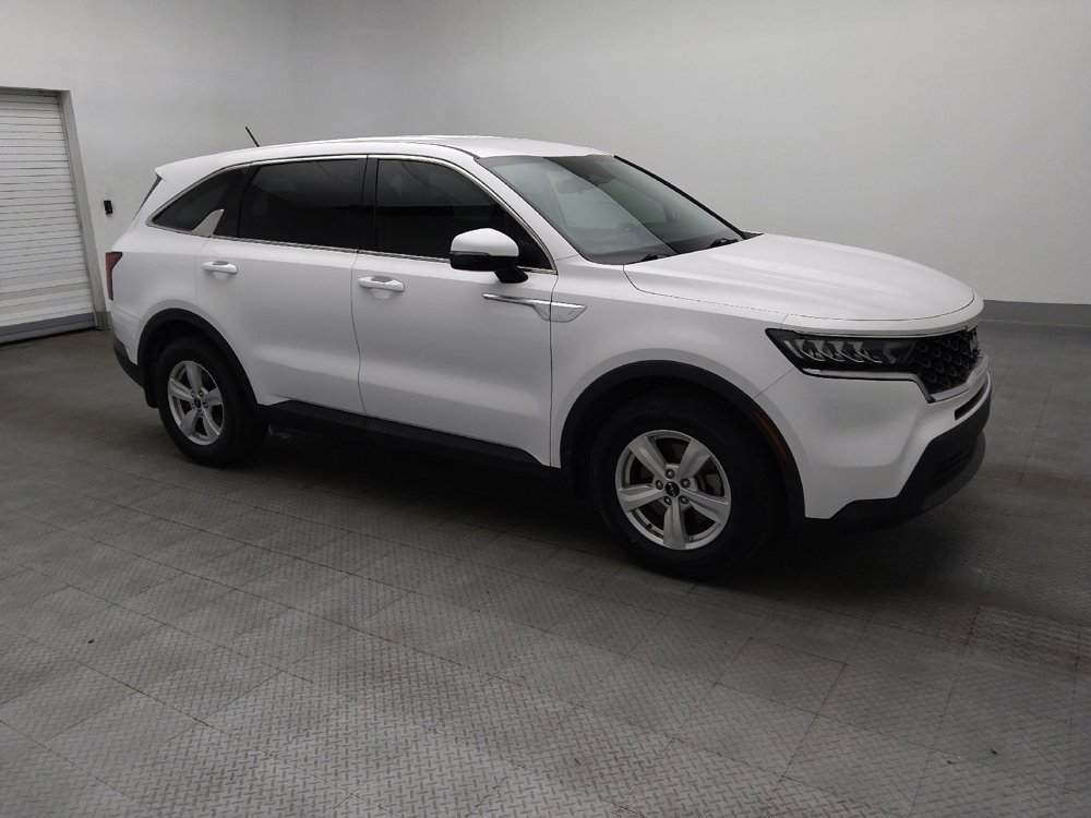 Used 2023 Kia Sorento LX image 11
