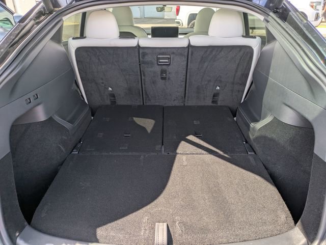 Used 2025 Tesla Model Y Long Range image 26
