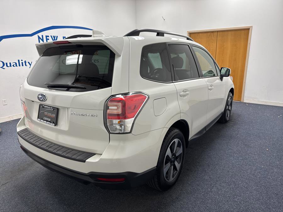Used 2018 Subaru Forester 2.5i Premium w/ All-Weather Package image 3