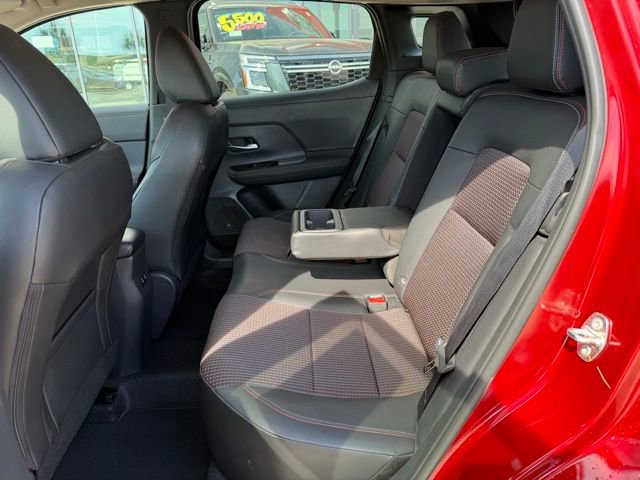 Used 2025 Nissan Kicks SR image 13