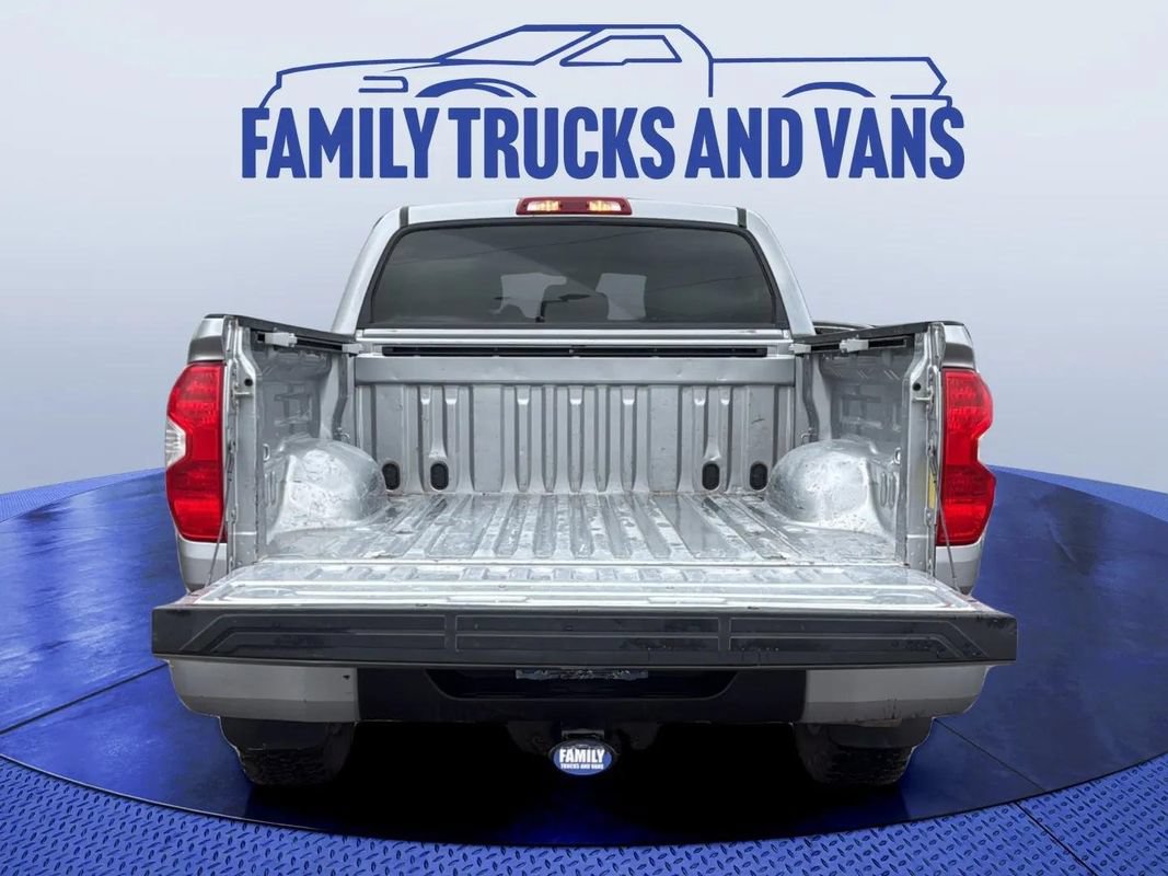 Used 2020 Toyota Tundra SR5 w/ SR5 Convenience Package AWD/4WD image 9