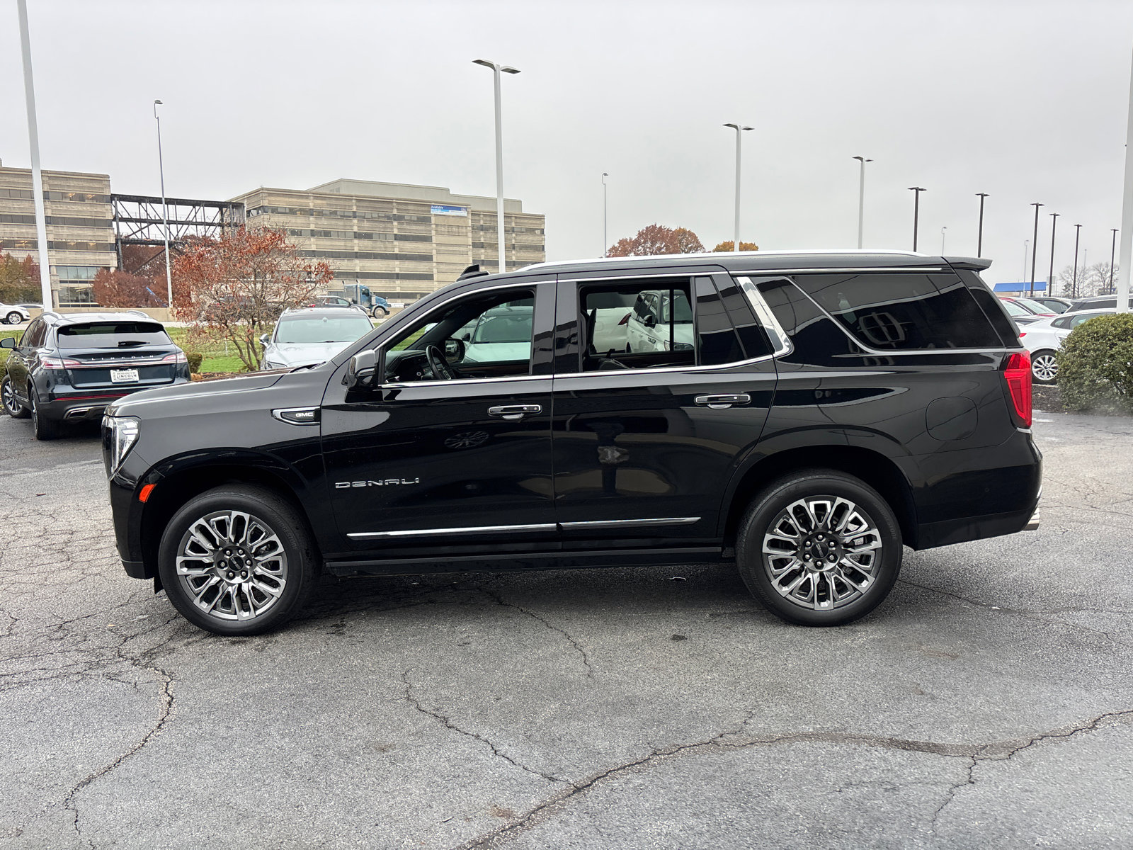 Used 2023 GMC Yukon Denali Ultimate image 4