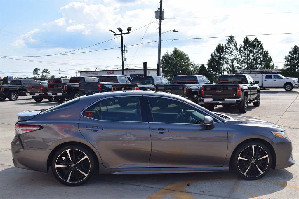 Used 2019 Toyota Camry XSE image 5