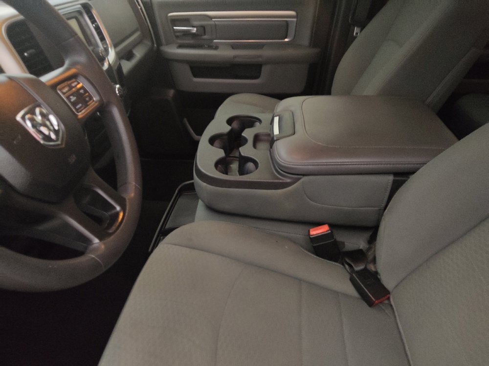 Used 2019 RAM 1500 Classic SLT AWD/4WD image 17