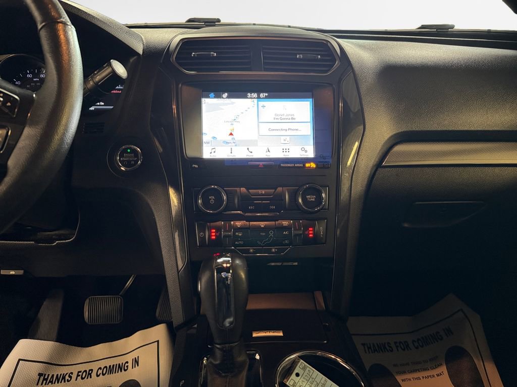 Used 2019 Ford Explorer XLT w/ Equipment Group 202A AWD/4WD image 22