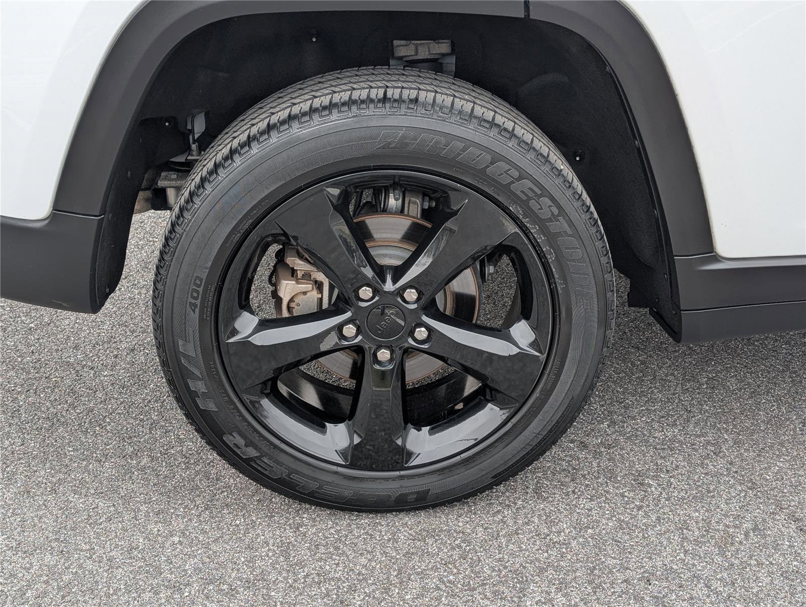 Used 2023 Jeep Grand Cherokee Altitude image 9