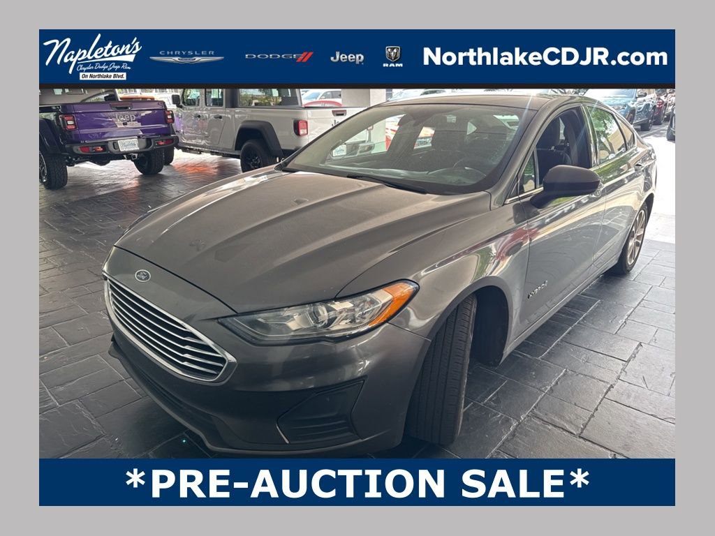 Used 2019 Ford Fusion SE image 1
