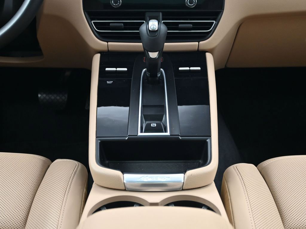 Certified 2022 Porsche Macan S image 10