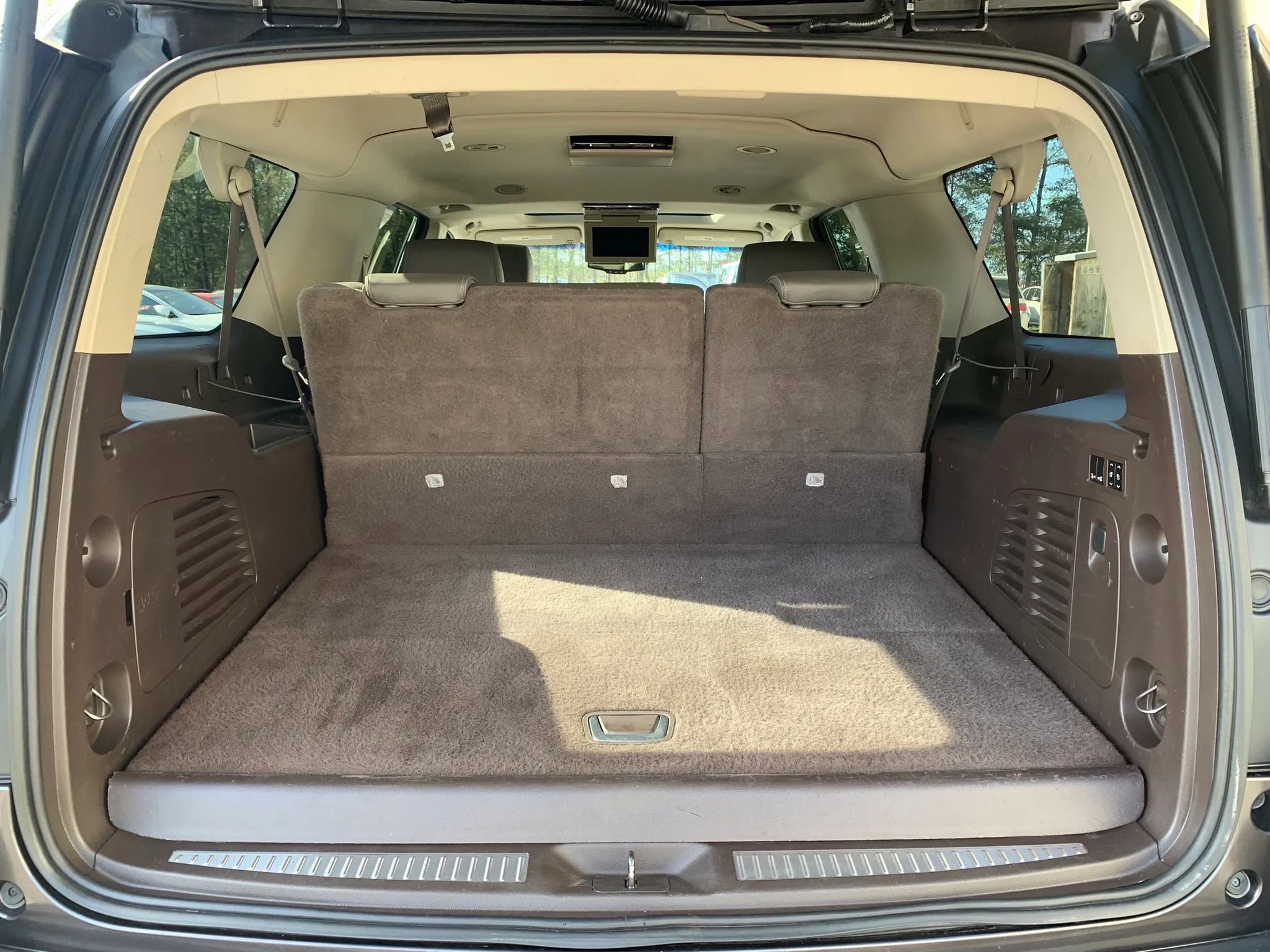 Used 2015 GMC Yukon XL Denali w/ Premium Package AWD/4WD image 37