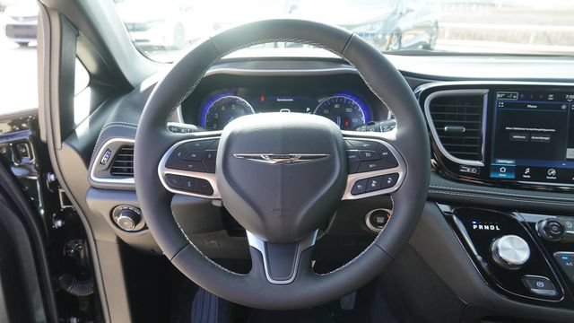 New 2026 Chrysler Pacifica Select FWD image 26
