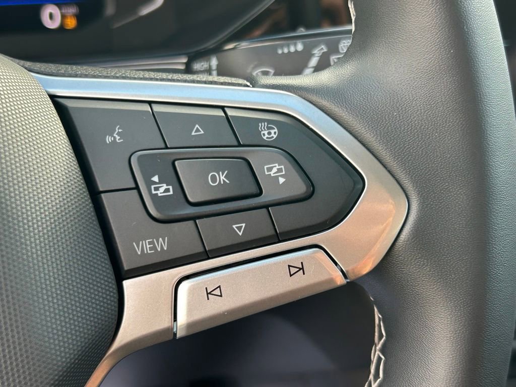 Used 2022 Volkswagen Taos SEL w/ Panoramic Sunroof Package image 22