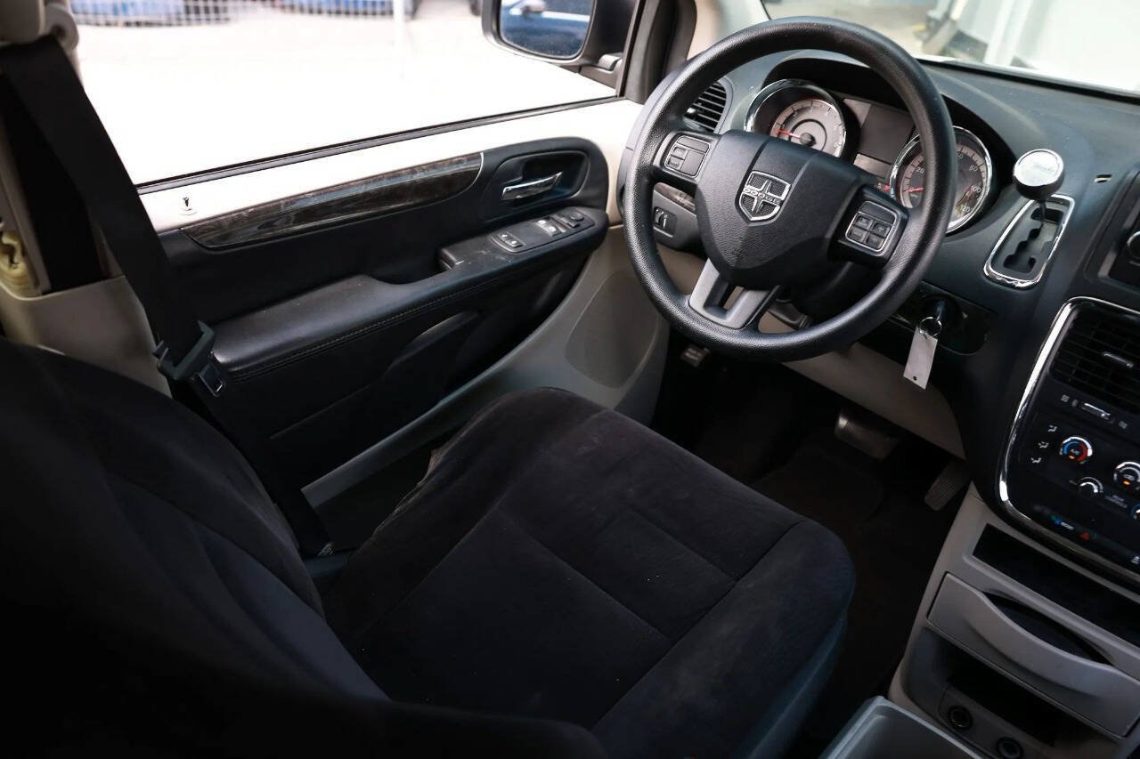 Used 2014 Dodge Grand Caravan SE w/ Quick Order Package 29E SE FWD image 37