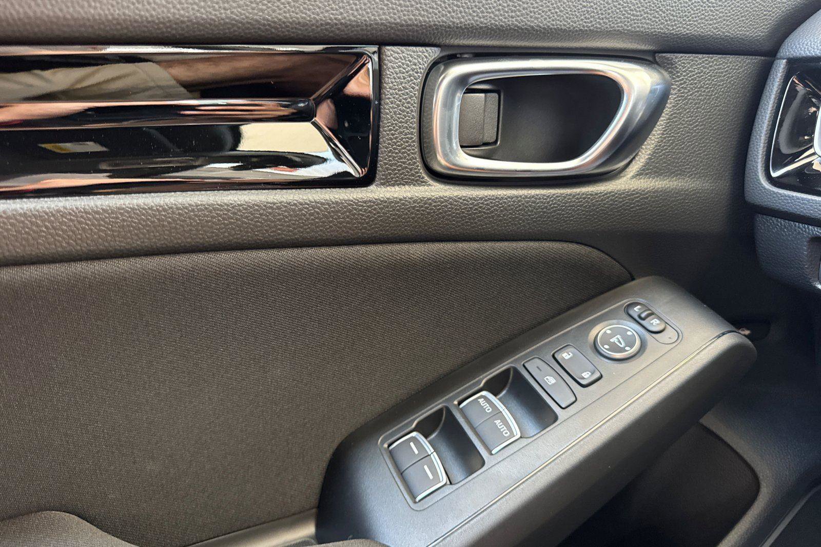 Certified 2025 Honda Civic Sport image 9