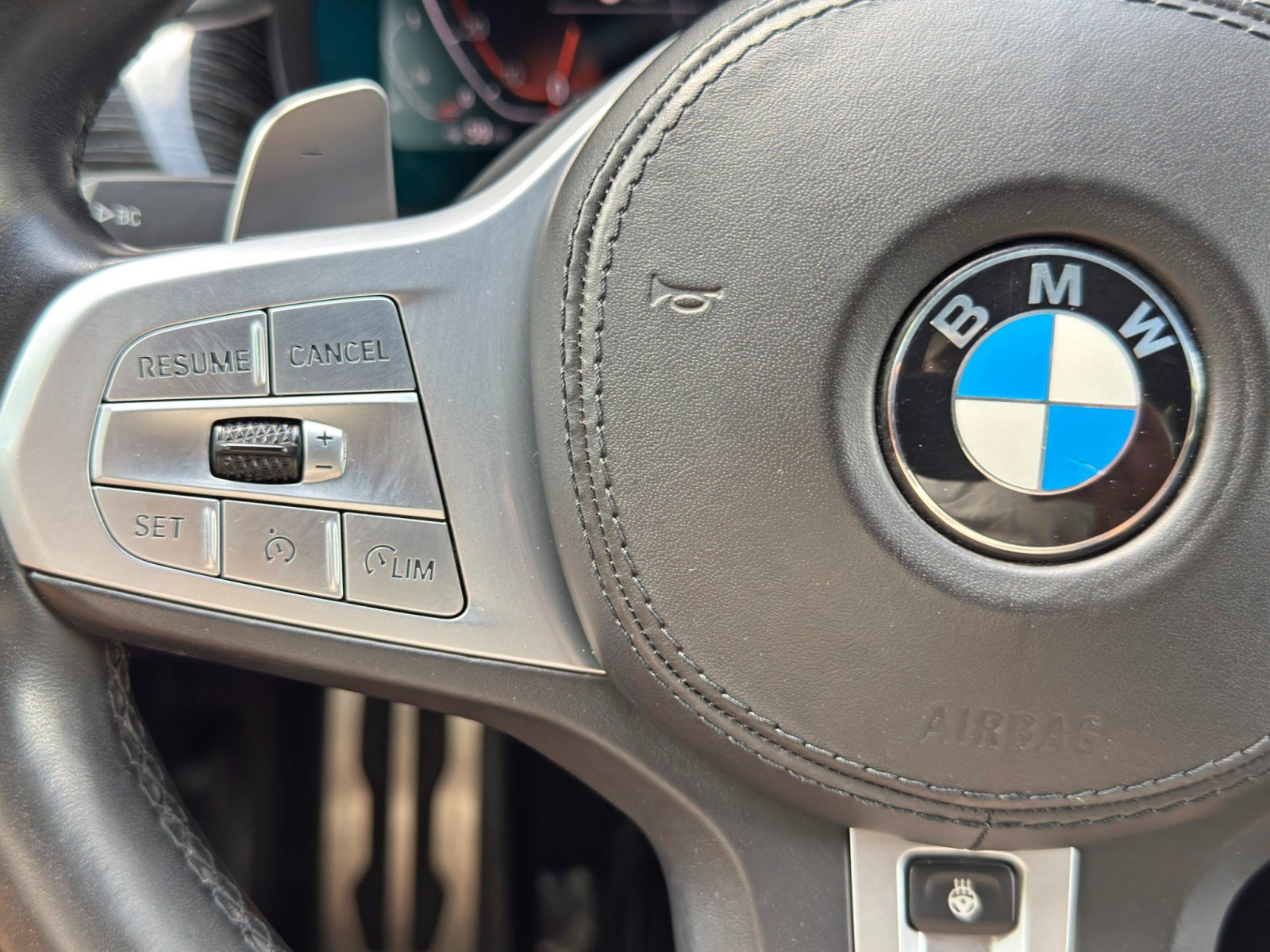 Used 2022 BMW 740i w/ M Sport Package RWD image 24