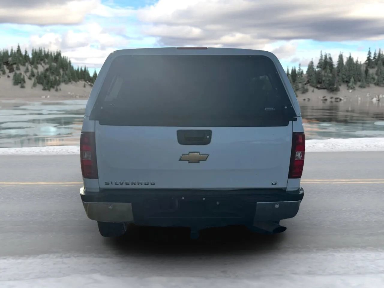 Used 2010 Chevrolet Silverado 2500 LT w/ Exterior Plus Package AWD/4WD image 4