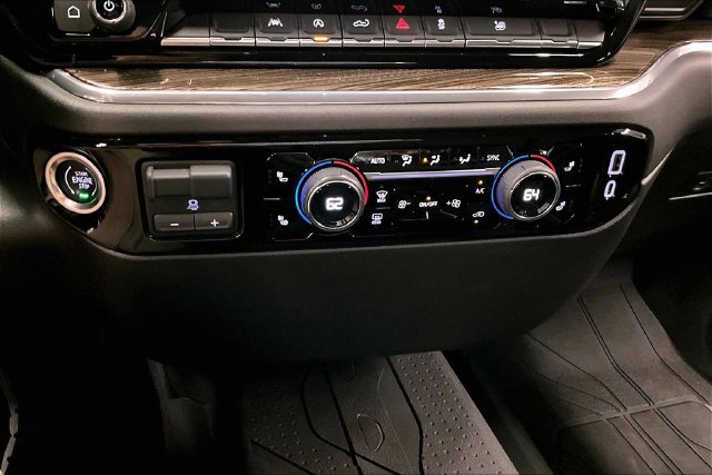 Used 2025 Chevrolet Silverado 1500 LT AWD/4WD image 30