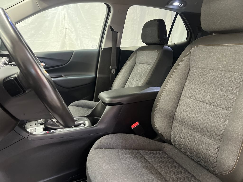 Used 2022 Chevrolet Equinox LT AWD/4WD image 16